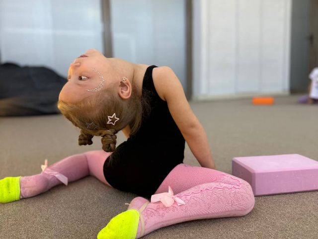 Badiiy gimnastika — Balance studiyasida