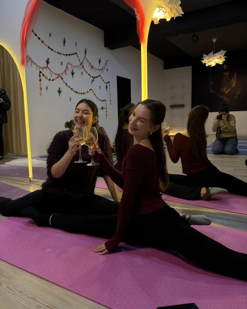 Balance ayollar studiyasida «Qadah bilan stretching» tadbiri